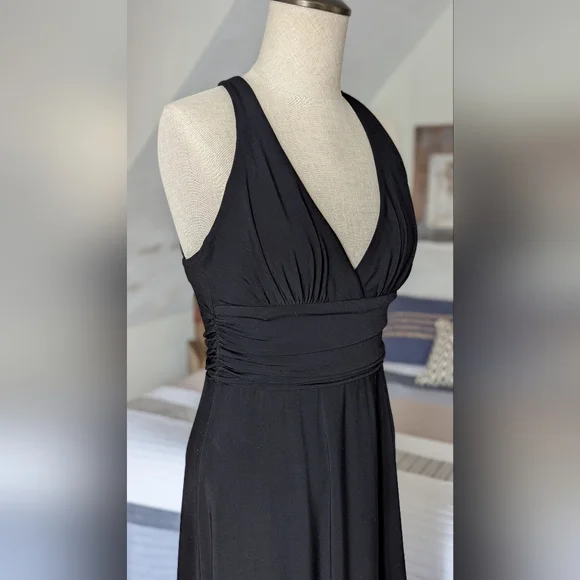 Elegant Black Halter Dress - Picture 6 of 6